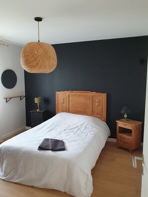 3 bedrooms, iron/ironing board, travel cot, free WiFi - Sunny vacation home. Ideally located between lake, beach and forest. (Sanguinet)