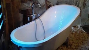 Villa, 3 camere da letto, vista spiaggia | Bagno | Doccia, set di cortesia gratuito, accappatoio, asciugamani