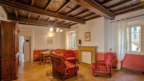 Interior - The Arpino Suite - vacation rental by owner (Arpino)