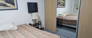 1 habitación, acceso a internet y ropa de cama