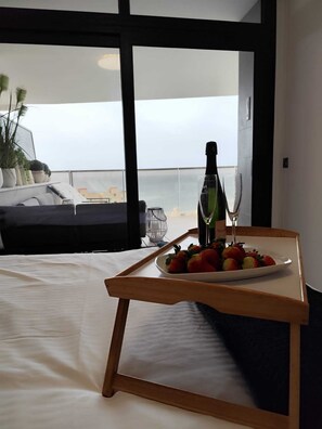 Comfort Apartment, Beach View | Living area - Sunset Cliffs Residence (Benidorm)