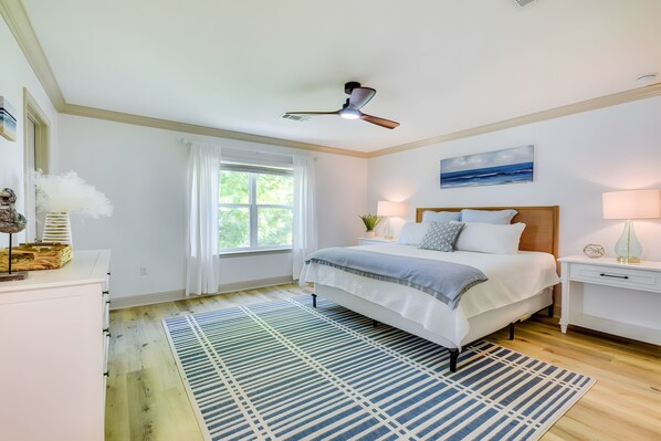 4 bedrooms, iron/ironing board, travel crib, free WiFi