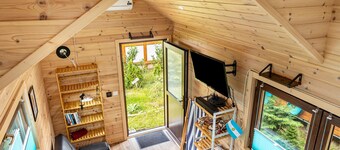 Tiny Home 'Evita' with Private Garden, Wi-Fi and Air Conditioning