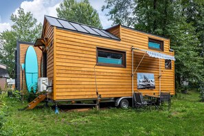 Exterior - Tiny Home 'Evita' with Private Garden, Wi-Fi and Air Conditioning (Kloster Lehnin)