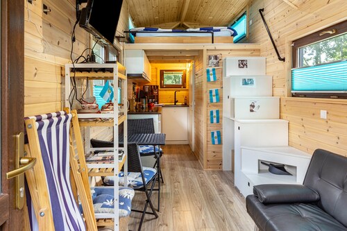Tiny Home 'Evita' with Private Garden, Wi-Fi and Air Conditioning
