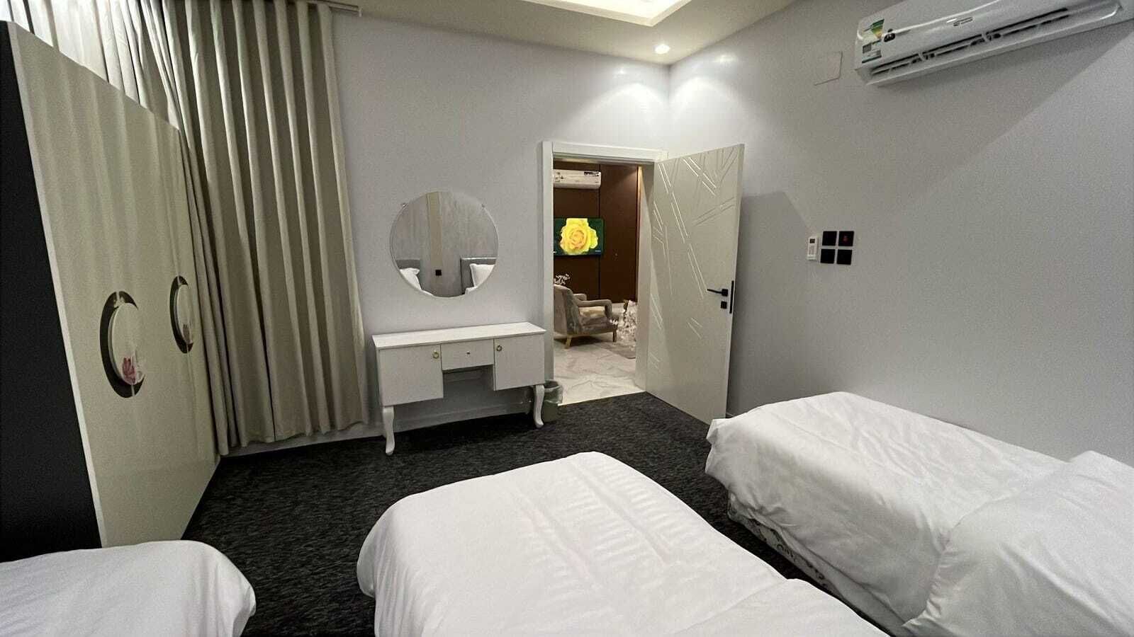 Luxury Suite | Free minibar, laptop workspace, blackout drapes, soundproofing