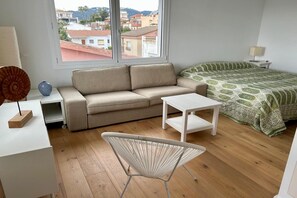 3 habitaciones, tabla de planchar con plancha y wifi gratis 