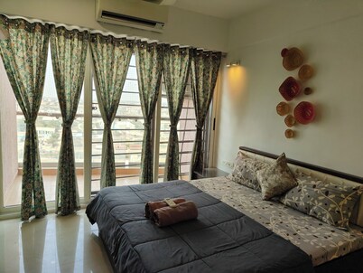 Marvelous 3-bedroom apartment with AC in Indore