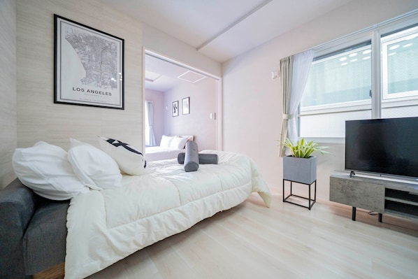 Iron/ironing board, free WiFi - NEST (Sapporo)