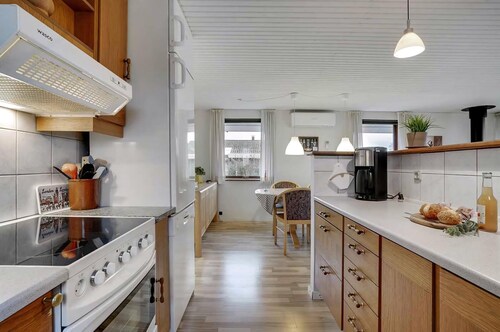 Cosy holiday house near child friendly beach