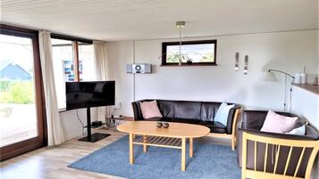 Tv, dvd-afspiller, stereoanlæg
