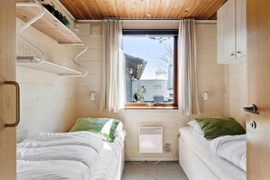 3 室のベッドルーム、アイロン / アイロン台、WiFi (無料)