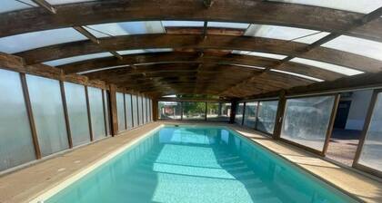 Maison familial 6 pers avec piscine couverte et chauffée privative