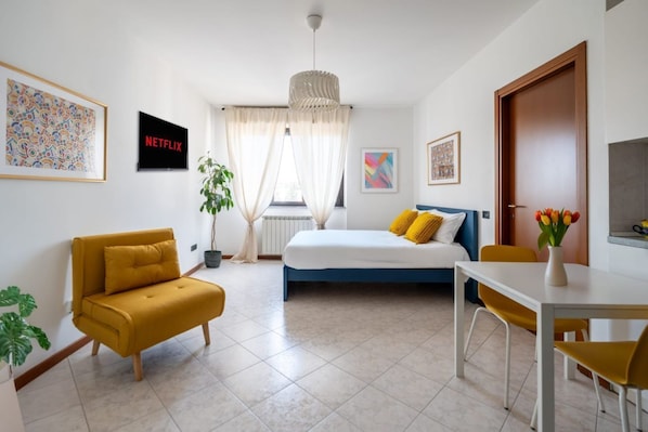 1 bedroom, iron/ironing board, travel cot, WiFi