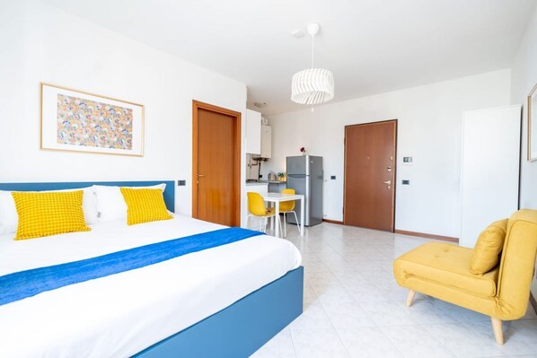 1 chambre, fer et planche à repasser, lit de bébé portatif, Wi-Fi