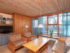 Romantic House, 2 Bedrooms | Interior