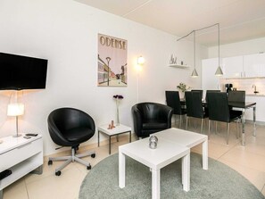 Comfort Apartment, 2 Bedrooms | Interior