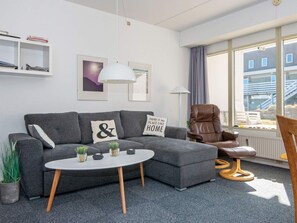 Luxury Apartment, 2 Bedrooms | Interior