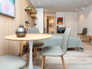Classic Apartment, 1 Bedroom | Interior