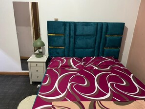 2 quartos, ferros/tábuas de passar roupa, Wi-Fi, roupa de cama