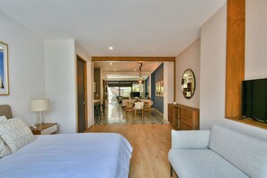 1 bedroom, iron/ironing board, WiFi, bed sheets - Loft Retreat in "World's Coolest Neighborhood" (Guadalajara)