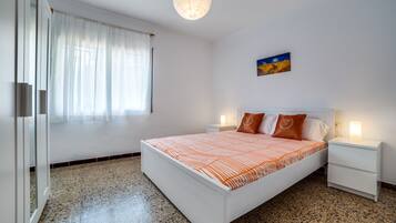 10 slaapkamers, een strijkplank/strijkijzer, gratis wifi