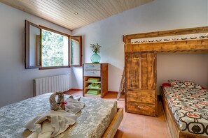 5 Schlafzimmer, Bügeleisen/Bügelbrett, Reisekinderbett, kostenloses WLAN