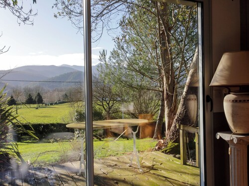 Chalet des Pyrénées with swimming pool