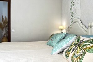 4 quartos, ferros/tábuas de passar roupa