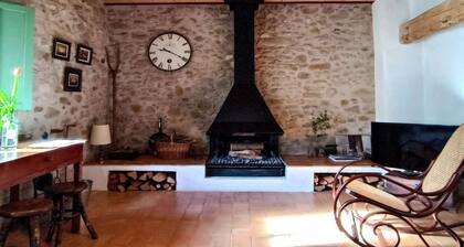 Unplug & Unwind: Peaceful Home for 9 Guests