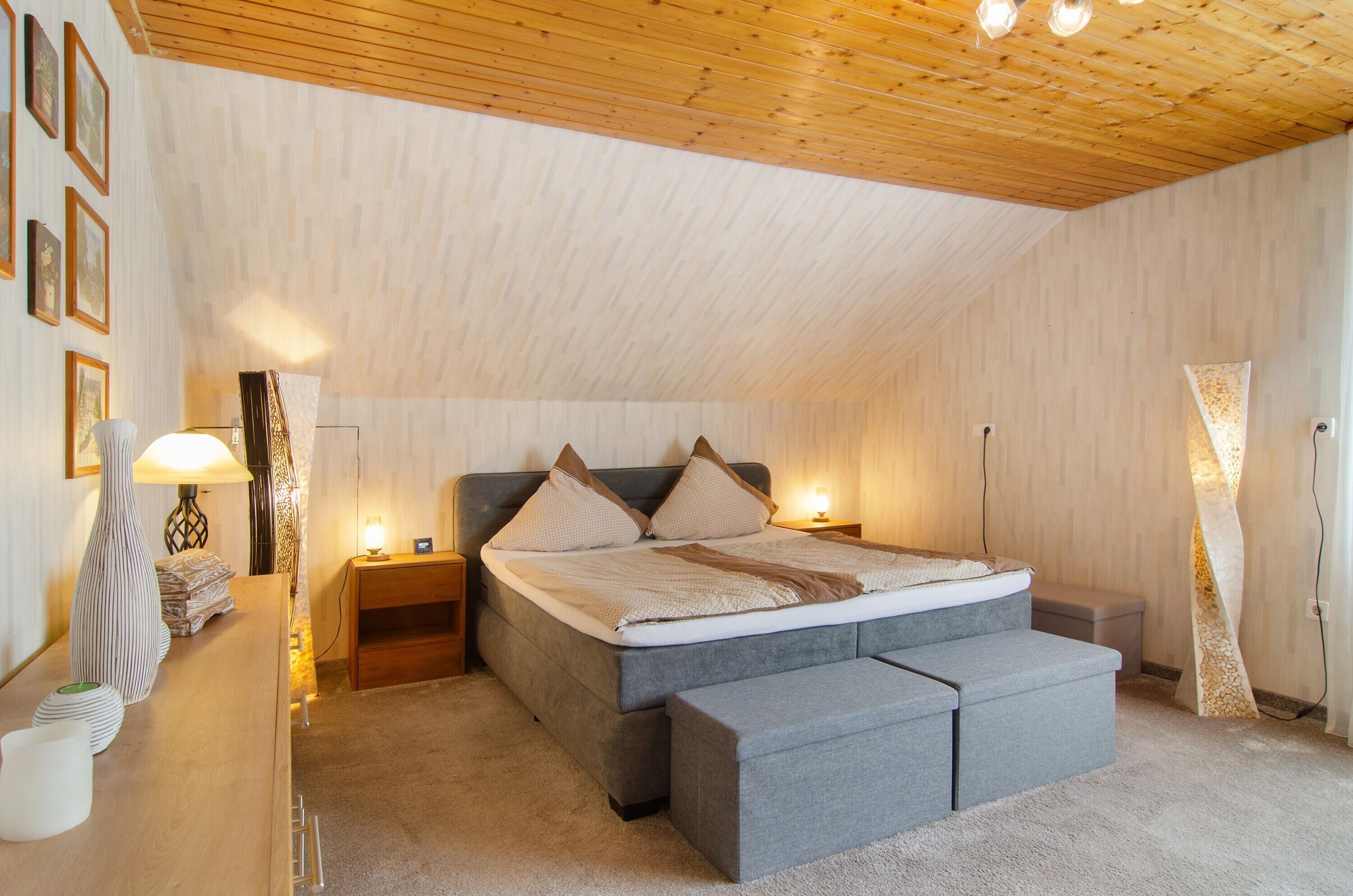 2 slaapkamers, een strijkplank/strijkijzer, gratis wifi, beddengoed