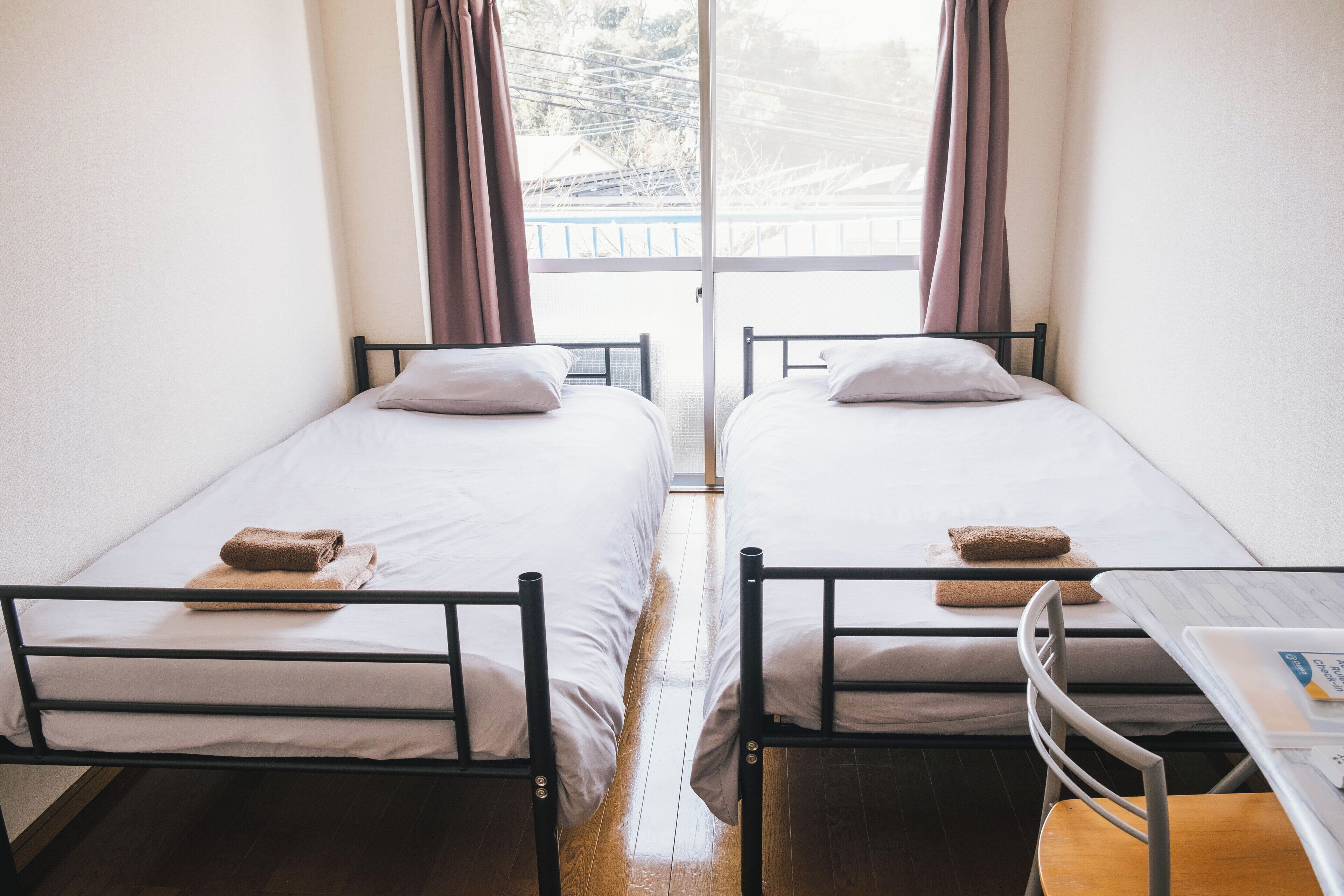 Standard-Zweibettzimmer, Balkon, Stadtblick | Kostenloses WLAN