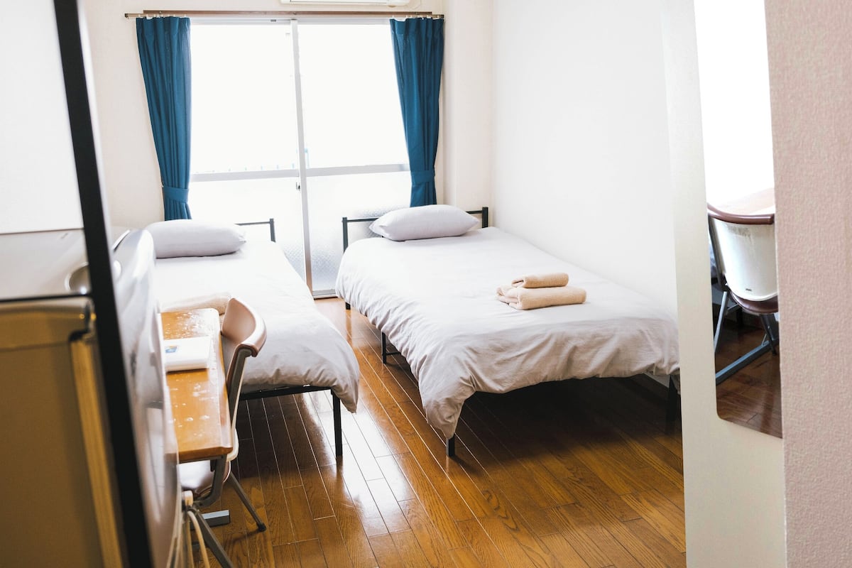 Standard-Zweibettzimmer, Balkon, Stadtblick | Kostenloses WLAN