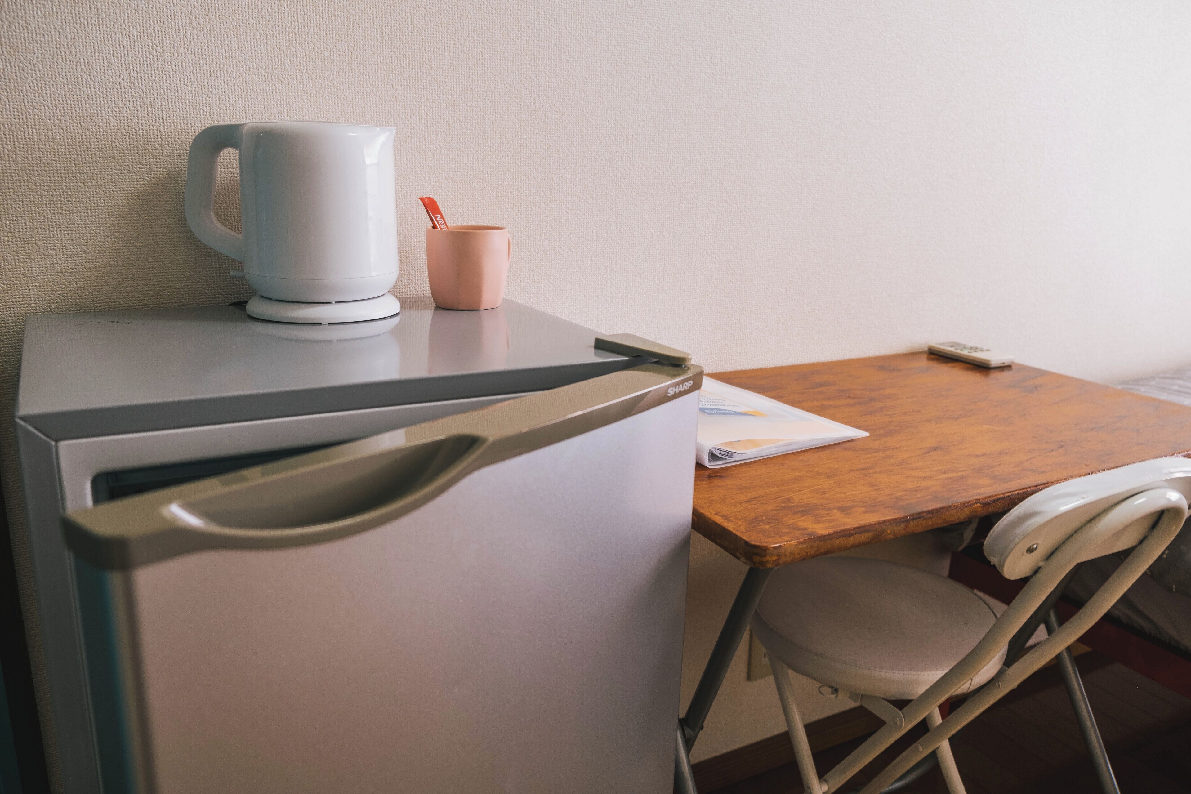 スタンダード ルーム 1 ベッドルーム 禁煙 バルコニー | 客室ごとに異なる装飾、客室ごとに異なるインテリア、デスク、ノートパソコン用作業スペース