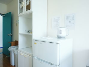 Standard-Studio, Balkon, Stadtblick | Individuell dekoriert, individuell eingerichtet, Schreibtisch
