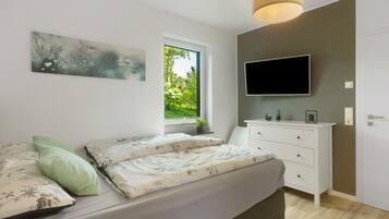 1 bedroom, free WiFi, bed sheets