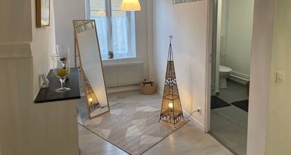 Maison individuelle dans village calme au bord de Seine et forĂȘt Fontainebleau.