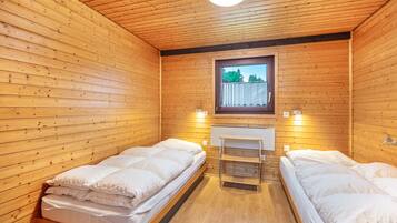 3 bedrooms, free WiFi, bed sheets