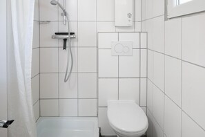 Douche, serviettes fournies