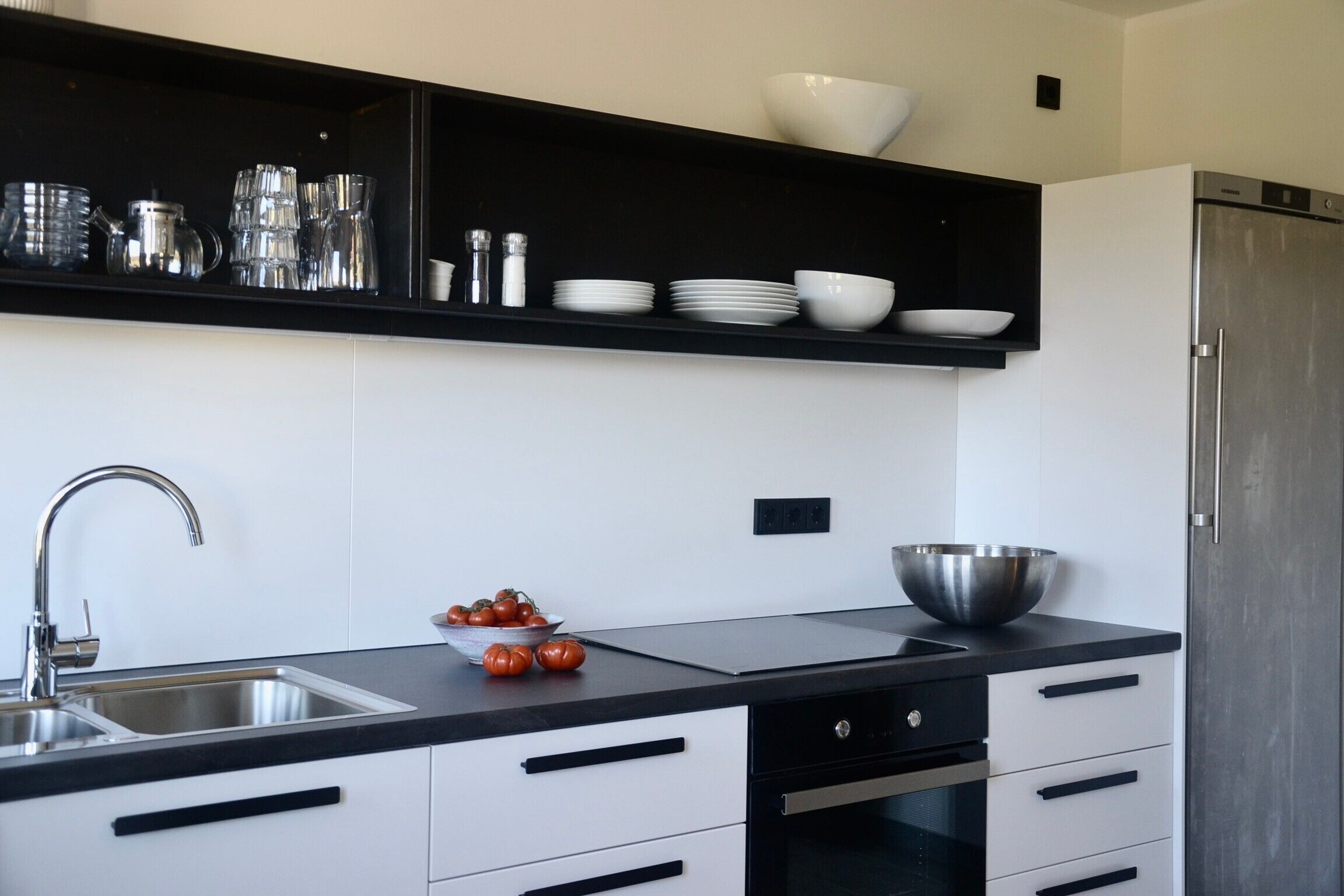 Kühlschrank, Ofen, Herdplatte, Geschirrspüler