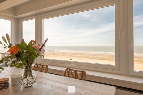 Beach View Floor, Sunsets and summer fun