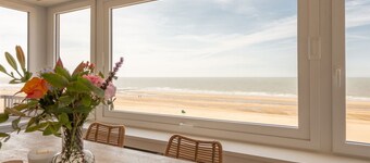 Beach View Floor, Sunsets and summer fun