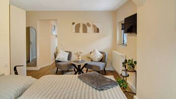 1 bedroom, free WiFi, bed sheets