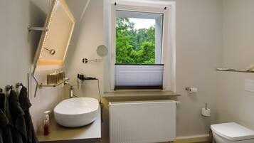 Dusche, Haartrockner, Handtücher