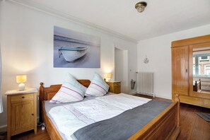2 bedrooms, free WiFi, bed sheets - Apartment 'Auf Dem Rosenhof' with Shared Terrace, Private Garden and Wi-Fi (Wolmersdorf)