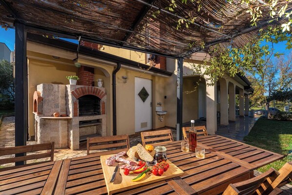 Garden - Holiday House with Pool Villa Seabird (Porec)