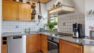 Kühlschrank, Ofen, Herdplatte, Geschirrspüler