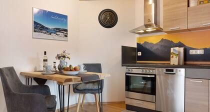 Studio Apartment 'Ferienwohnung Wendelinus' with Mountain View, Shared Terrace and Wi-Fi