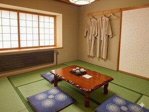 Chambre de style japonais, non-fumeur (8 tatami mats, 4 or more guests) | Restauration