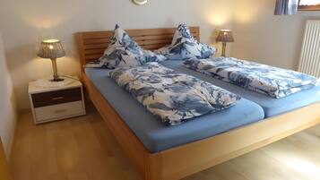 2 bedrooms, free WiFi, bed sheets